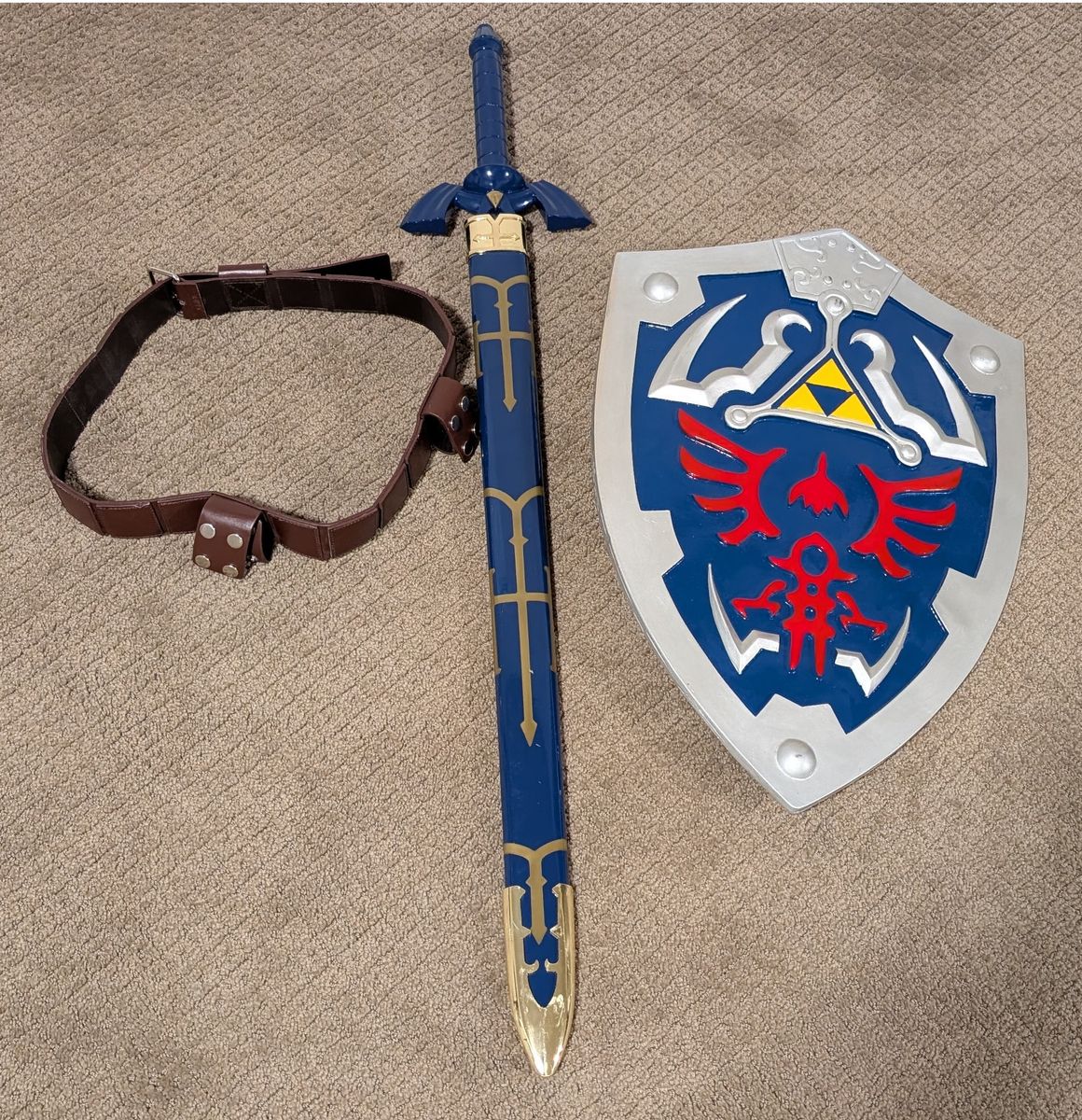 Legend of Zelda Replica Sword & Shield