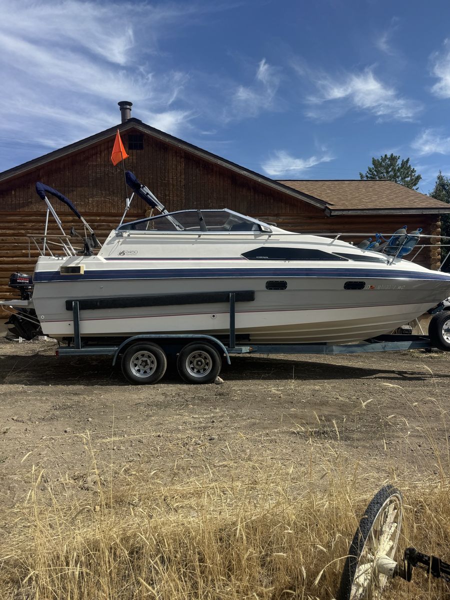 1989 Bayliner 2450 Sunbridge V/8 Cruiser Fishing Boat w/ Trolling Motor & Trailer