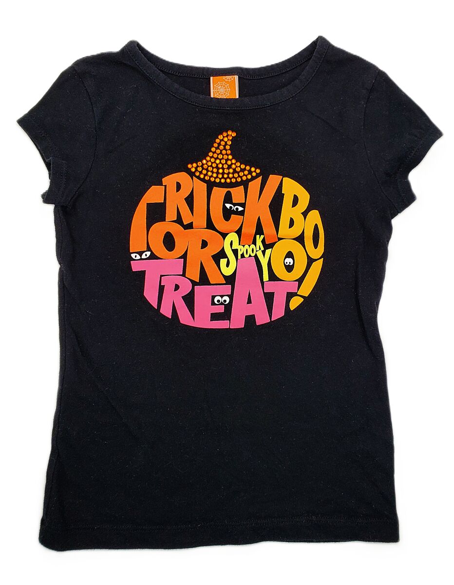 Black Halloween “Trick or Treat” Novelty T-Shirt – Size S 6 Child