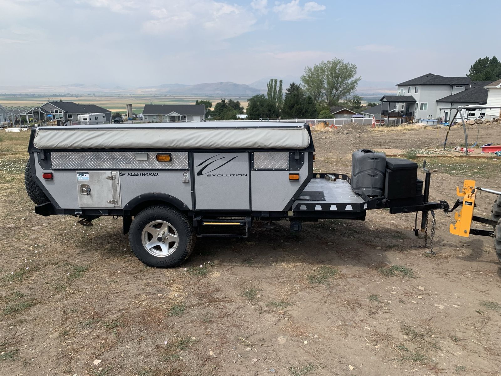Off-road tent trailer-sleeps 6 adults