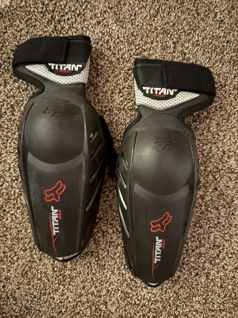 Fox TitAn Elbow Pads
