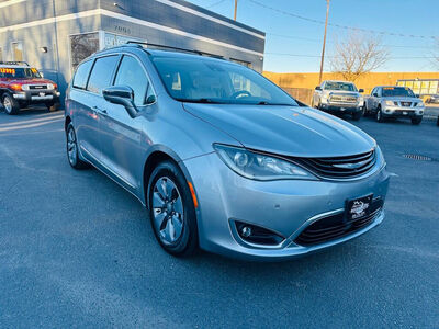 2017 CHRYSLER PACIFICA Platinum