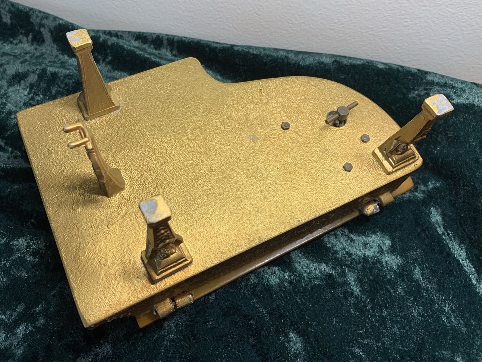 Main image 7