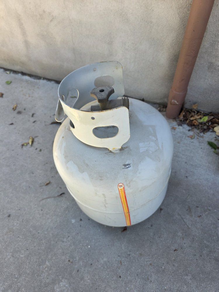 full propane tank