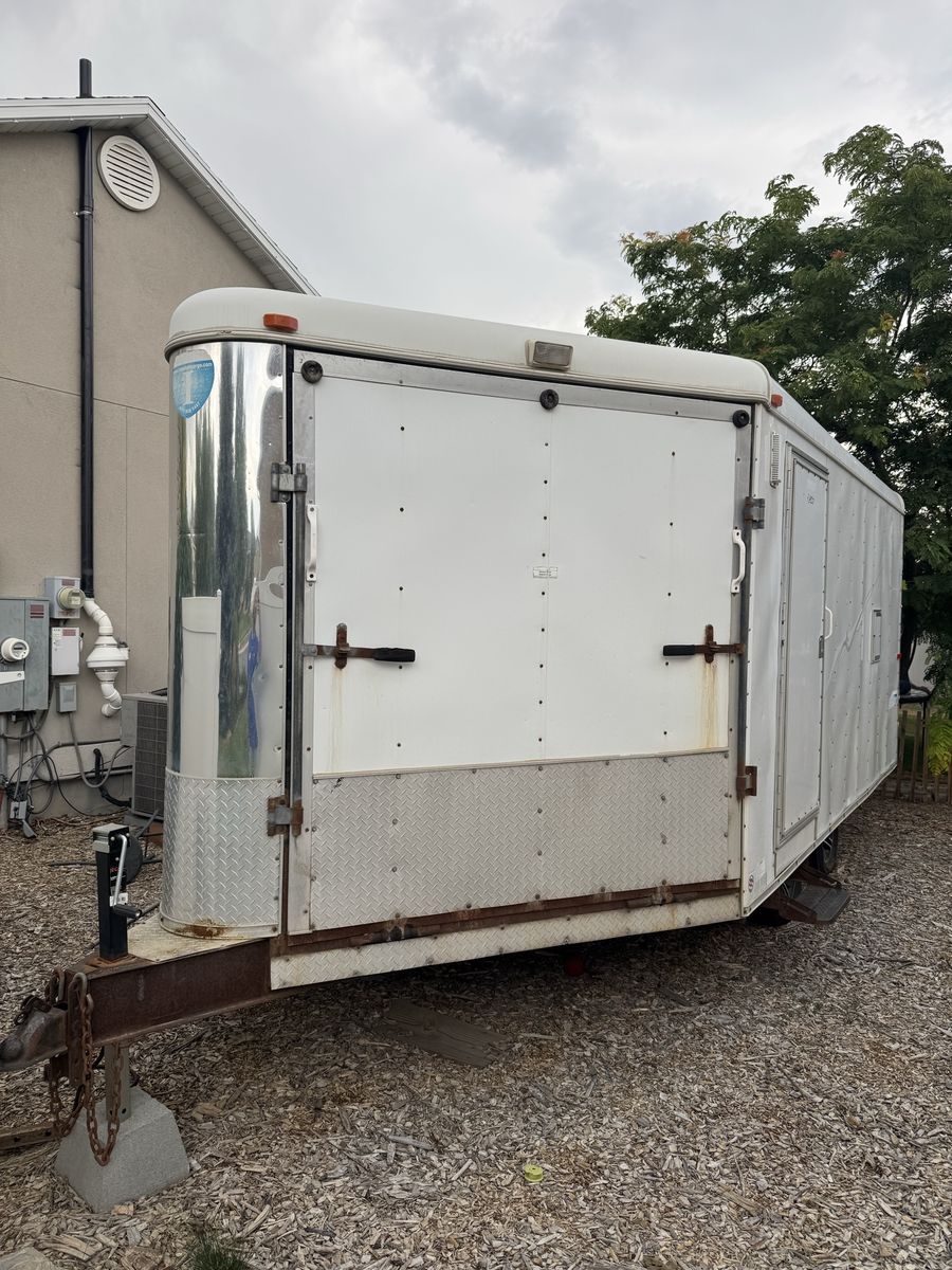 20’ Enclosed in and out trailer