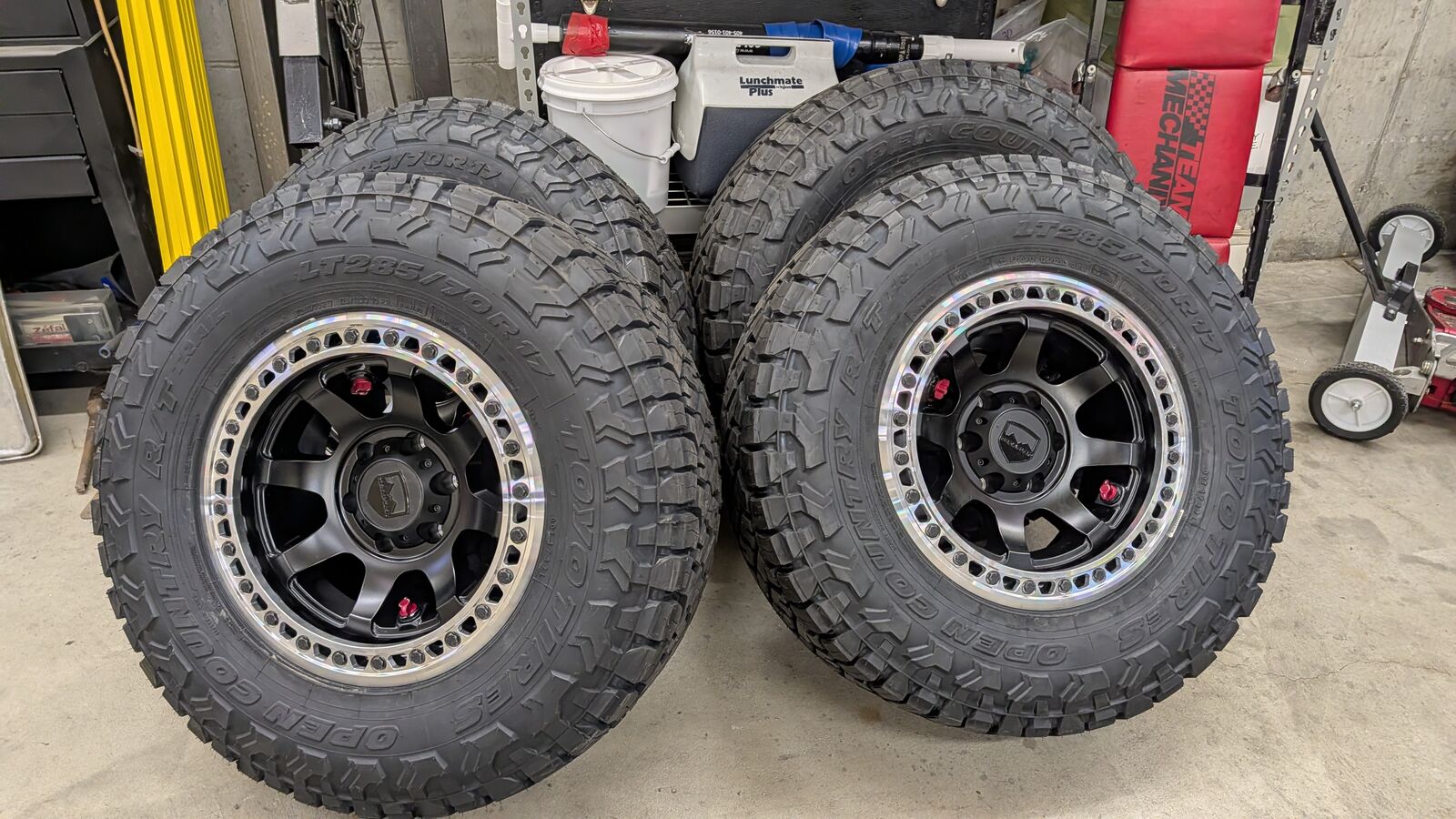 New Teraflex Beadlock Off-Road wheels 6x139.7mm - 6x5.5 Toyo LT285/70R17 33" Toyota Tacoma Tundra 4Runner Lexus