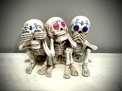 Halloween Dia De Los Muertos Three Wise Skulls Skeleton Figurine See Hear Speak No Evil