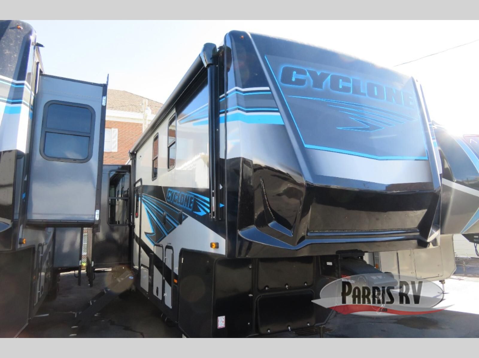 New 2025 Heartland Cyclone 4118