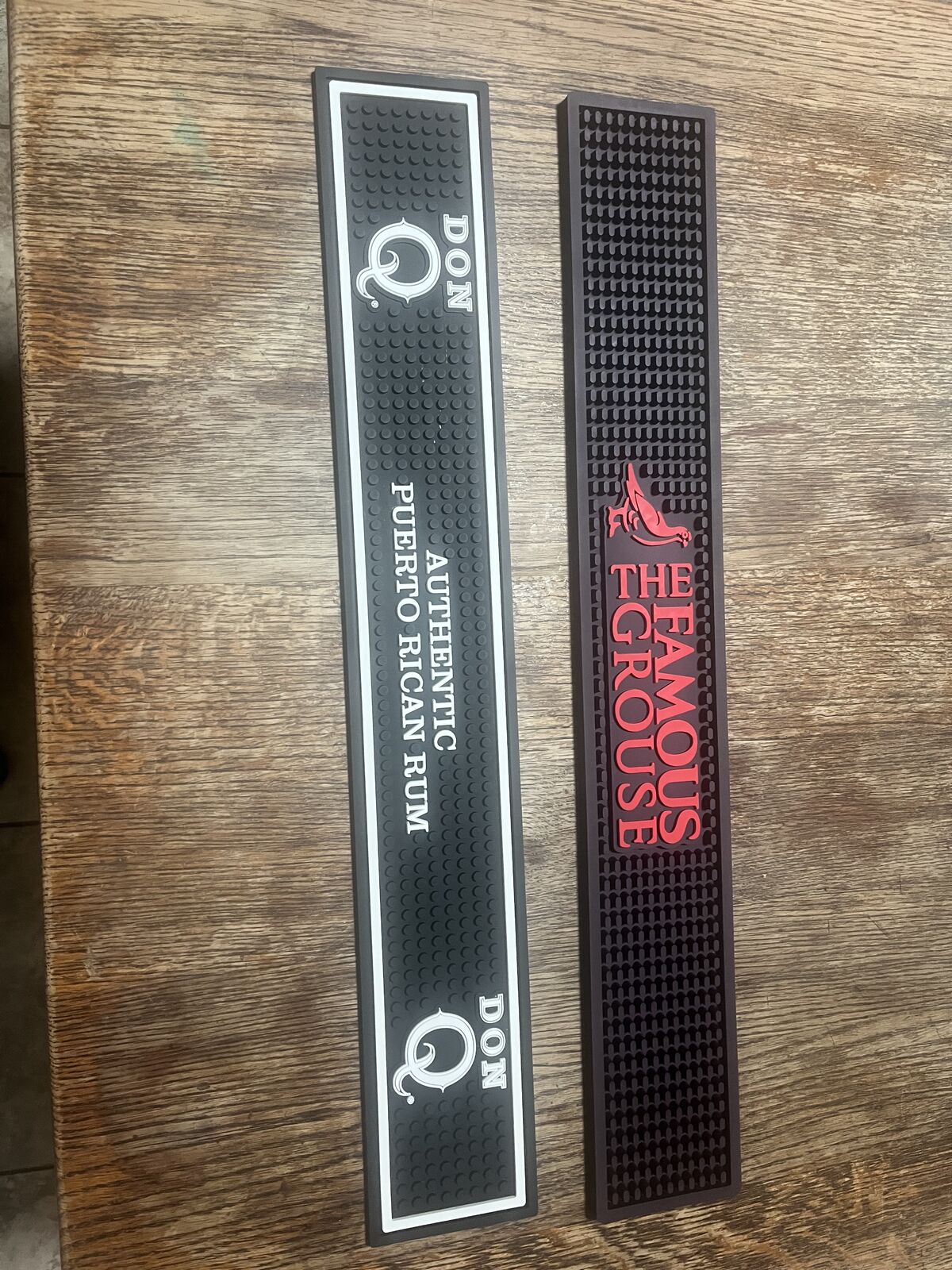 Rubber place mats for glass ware