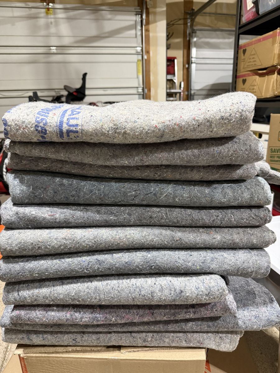 11 U-Haul Moving Blankets