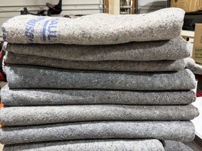 11 U-Haul Moving Blankets