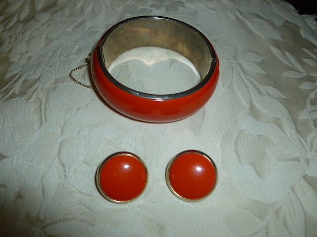 1950's Vintage Painted Metal Coral and Gold Bracelet /Bangle with Matching Earrings