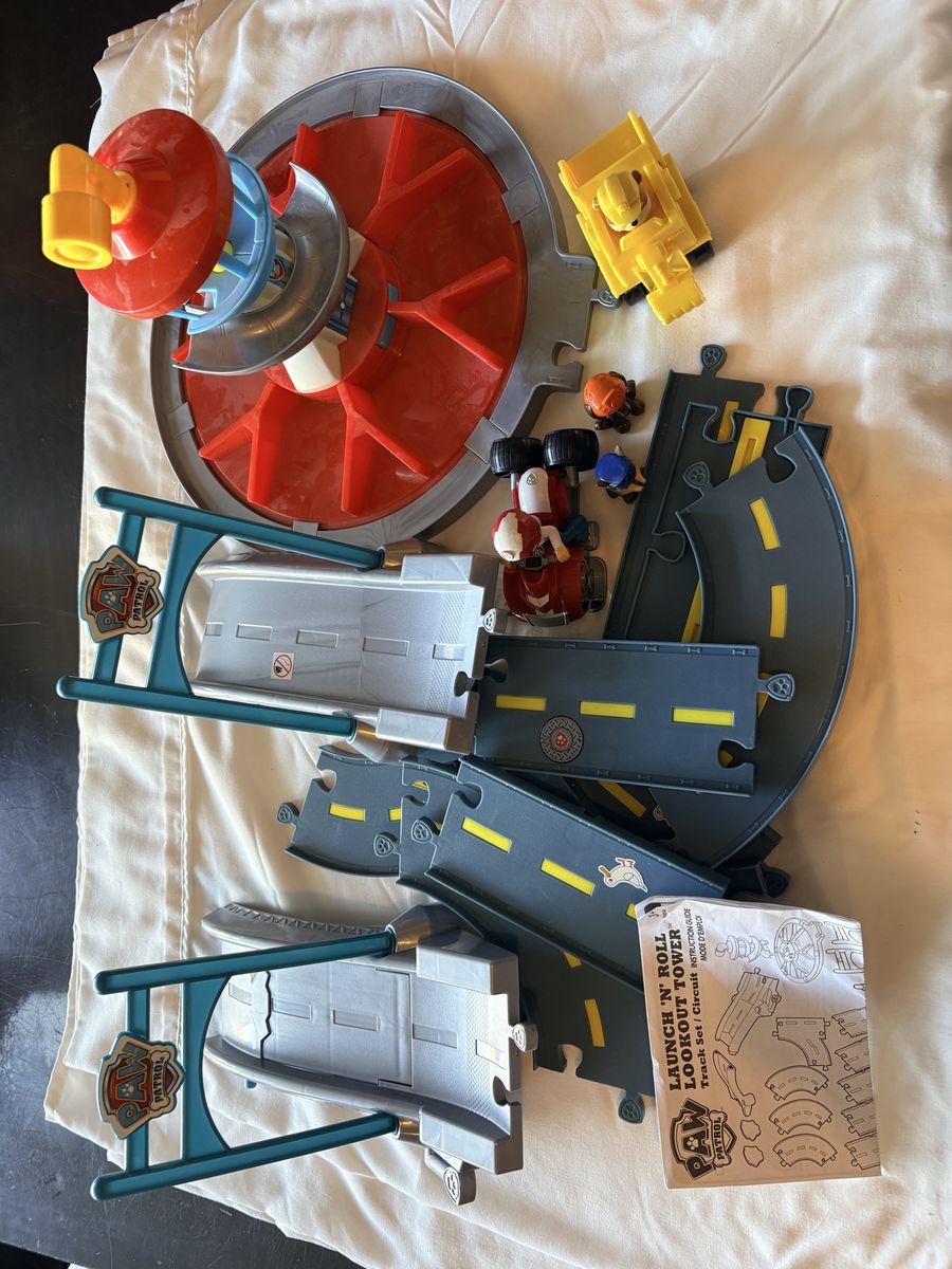 PAW Patrol Launch ’N’ Roll Lookout Tower