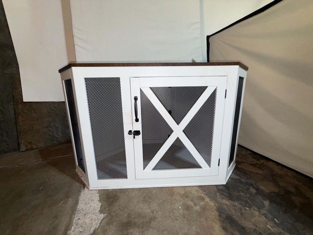 White & Wood Farmhouse Style Dog Crate