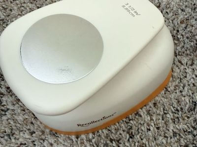 Recollections 3 1/2 in / 8.89 cm Circle Craft Paper Punch