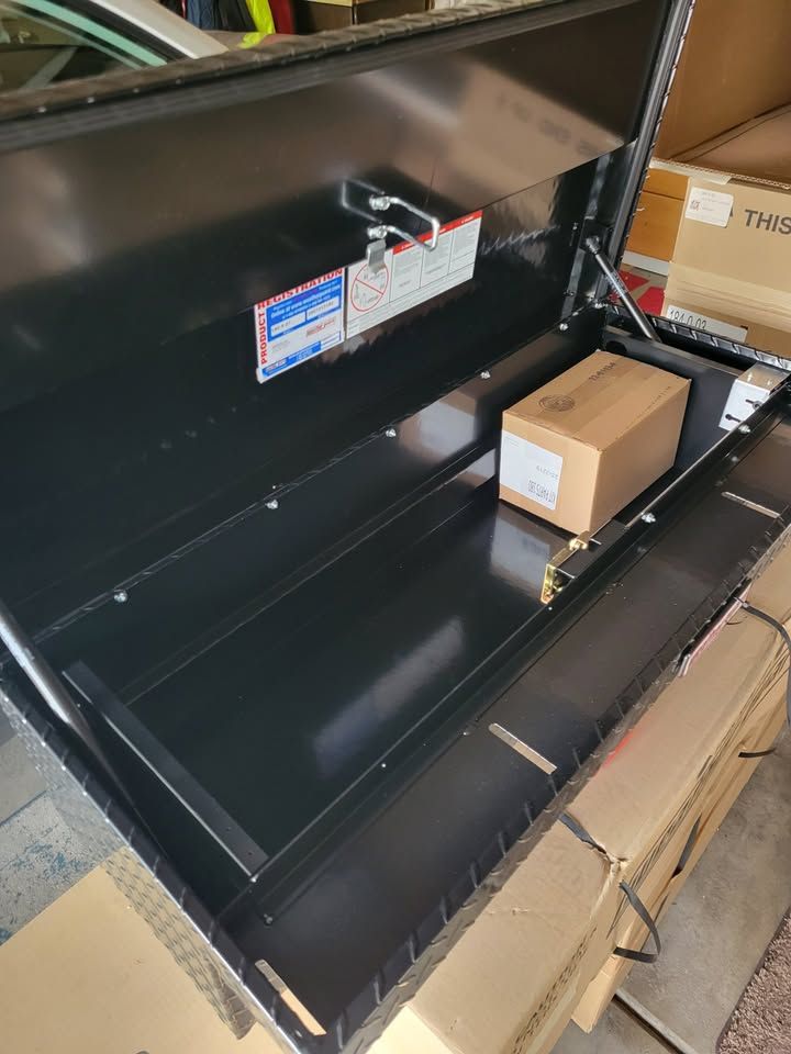 Lo-Side Box Low Profile Driver Side 3.2 - Universal Fit - Most Full-Size and Compact Trucks