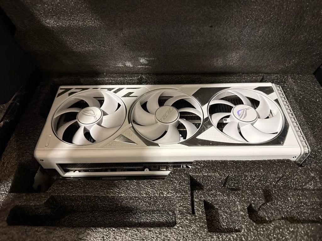 GeForce RTX 4090 24GB GDDR6X White OC Edition