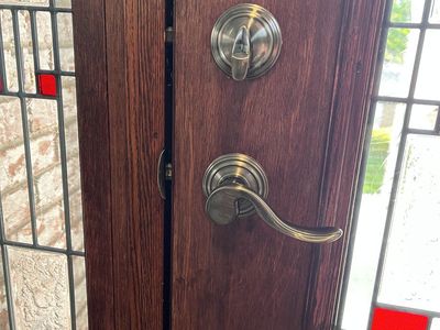 Kwikset Door Knobs and Hinges