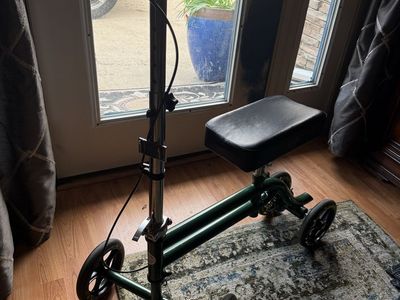 Knee scooter