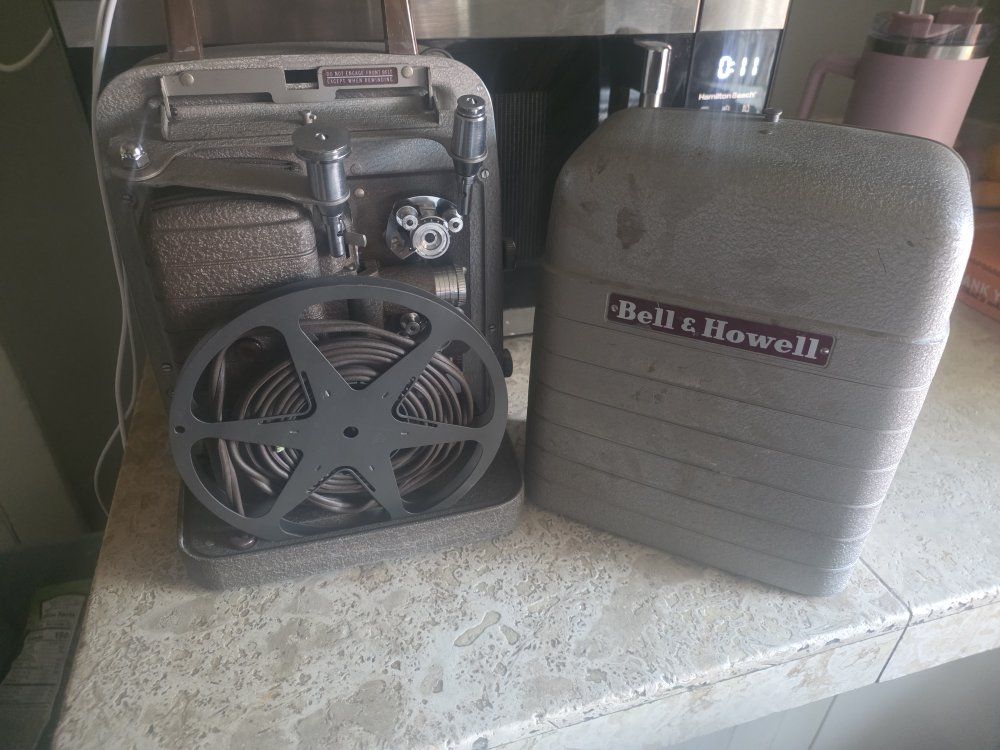Bell & Howell 253-A Vintage 8mm Film Projector 500 Watt Lamp Retro Media Equipment