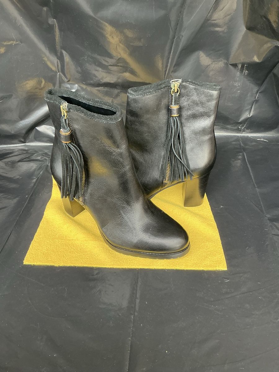 Lauren Ralph Lauren Carah Black Leather Tassel Ankle Booties Size 8.5 NEW