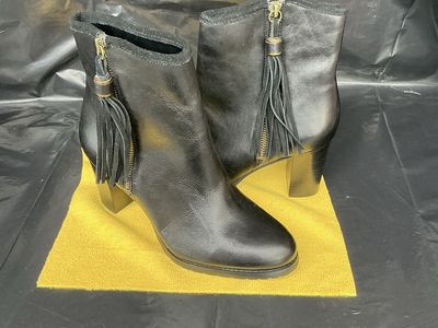 Lauren Ralph Lauren Carah Black Leather Tassel Ankle Booties Size 8.5 NEW