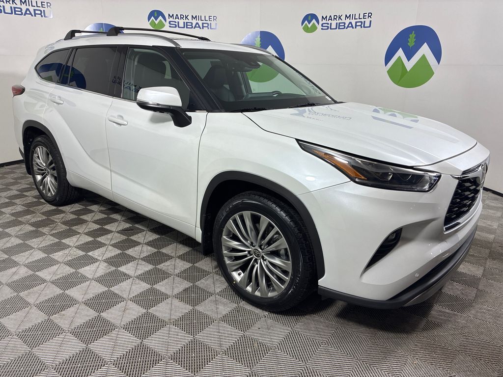 2022 Toyota Highlander Platinum