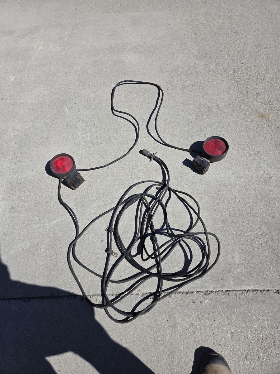 TRAILER TOWING LIGHTS