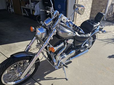 2015 GSX-S750 02 Intruder 1400 06 Vegas 8-Ball