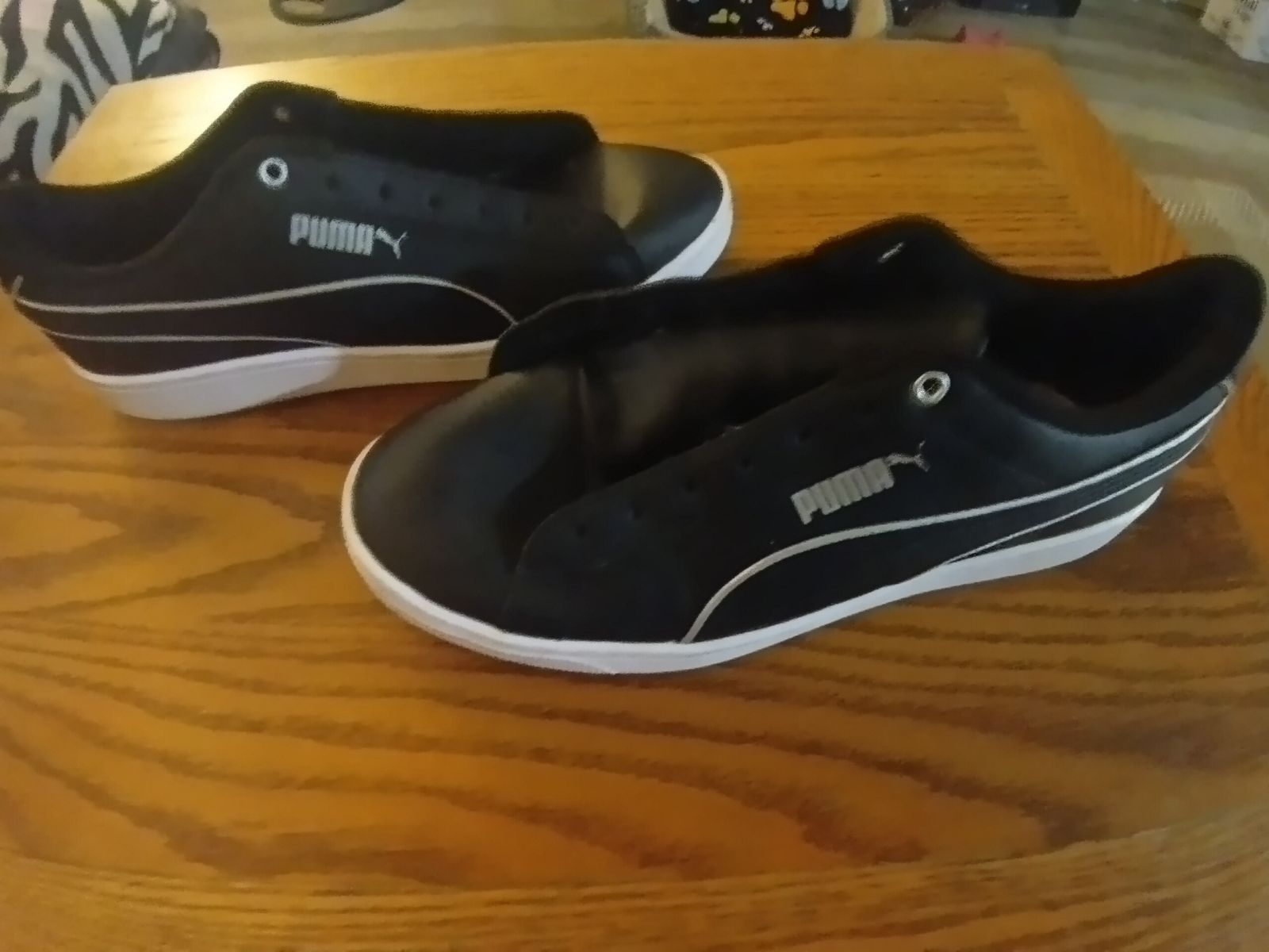 Puma sneakers women's 8.5