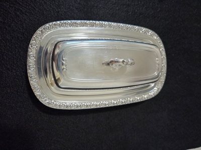 Oneida Silver Plate Covered Butter Dish with Glass Insert 3-Piece Set