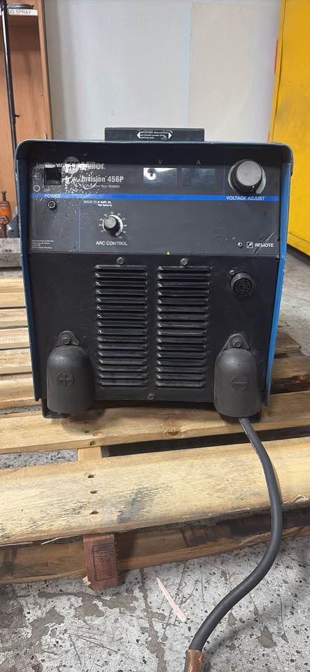 Miller Invision 456P Welder