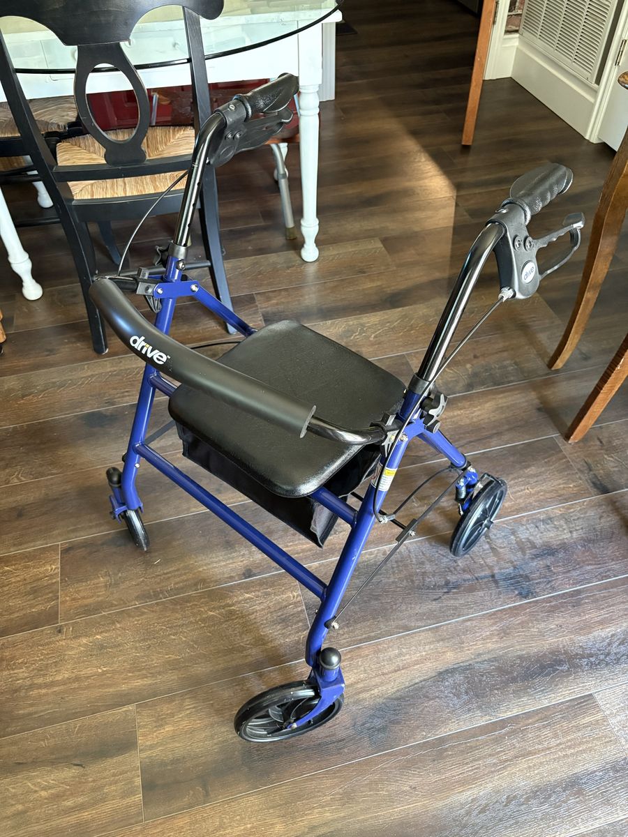 Drive medical walker with seat