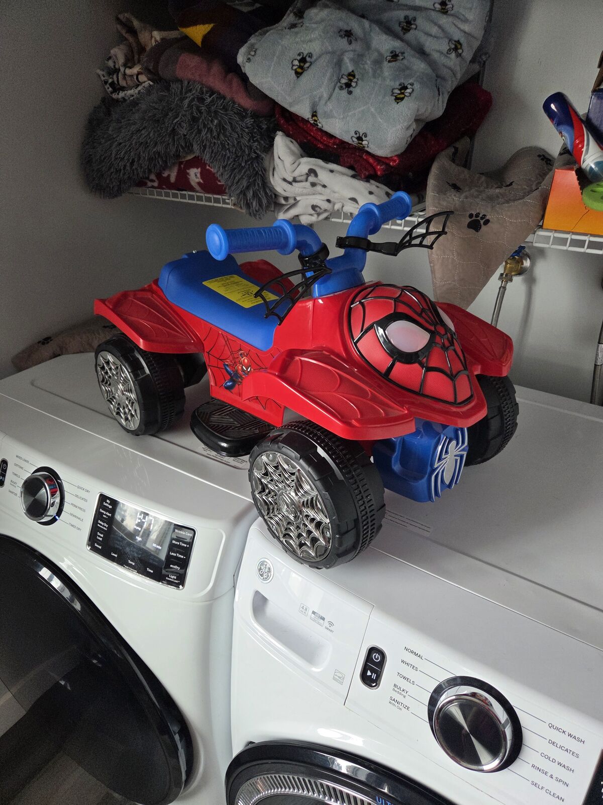 Spiderman kids riding toy NEEDS A NEW BATTERY