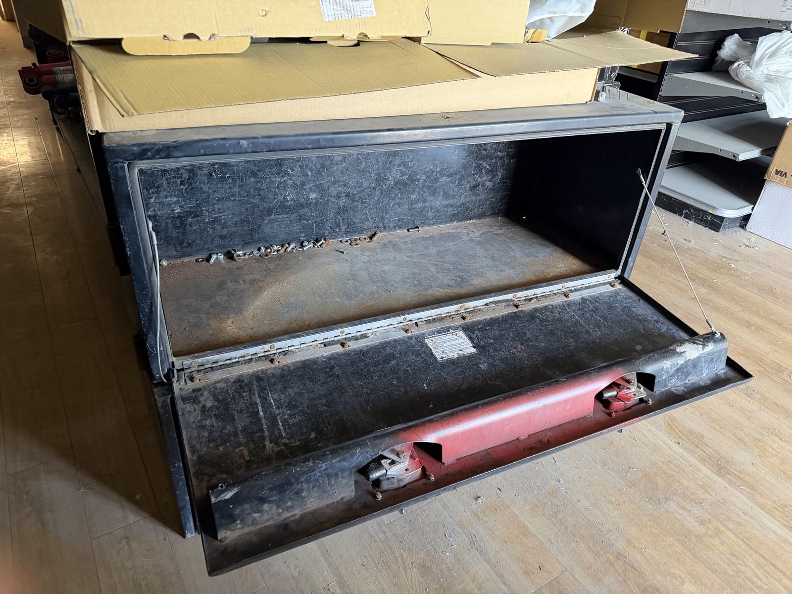 Main image 3