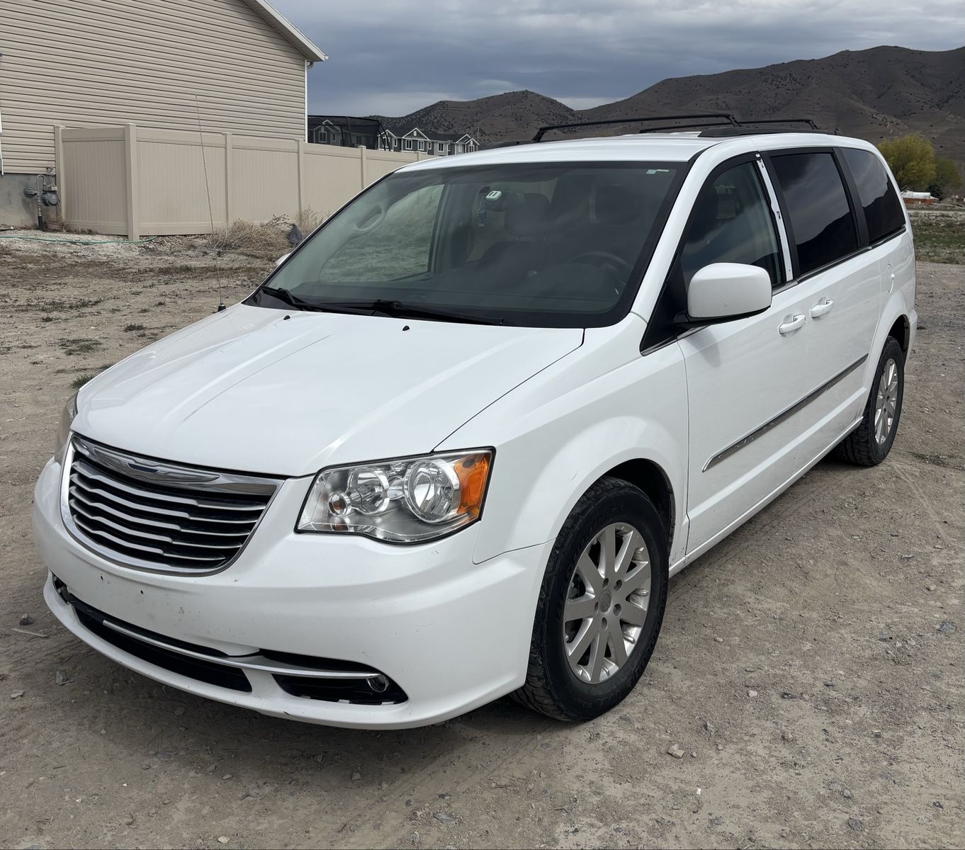 2015 CHRYSLER TOWN AND COUNTRY Touring