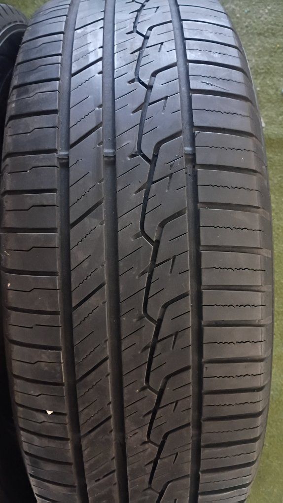 * 225/60R18 Tires With Lots of Tread *