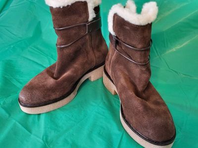 **NEW WOMEN'S BOOTS**