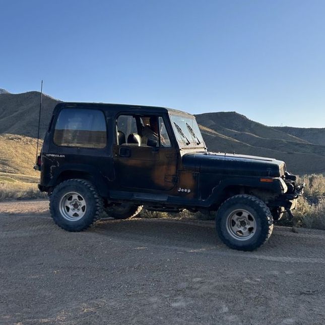 1992 Jeep Wrangler YJ 4.0 – Manual – Clean Title – 4 wheel drive - Runs Great