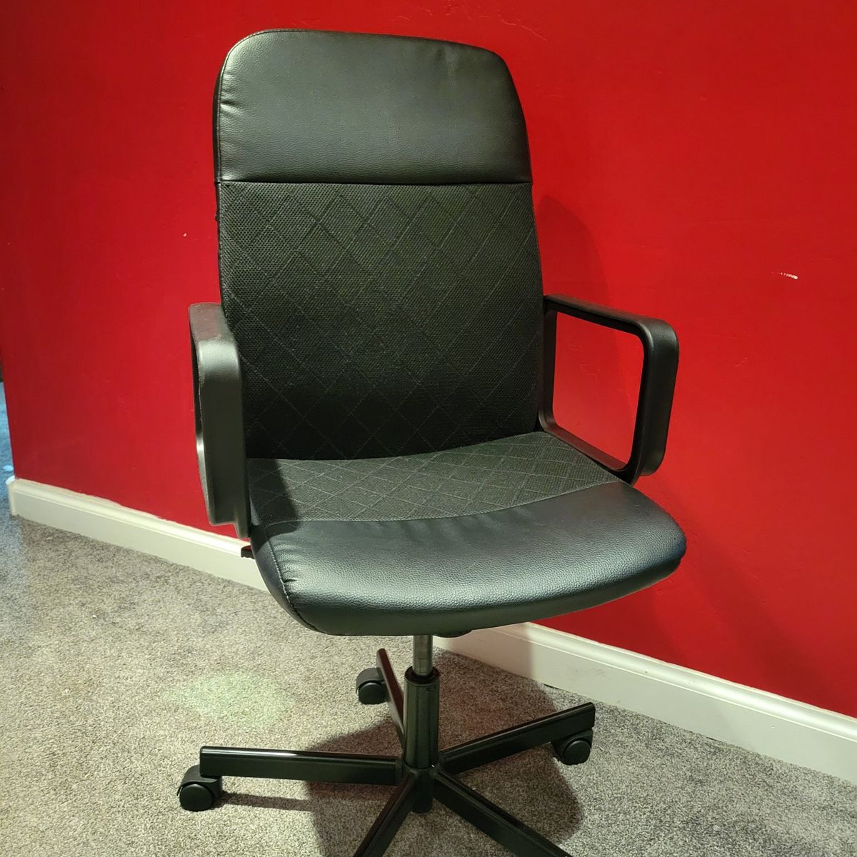 Black High-Back Swivel Desk Chair with Armrests and Rolling Wheels IKEA RENBERGET
