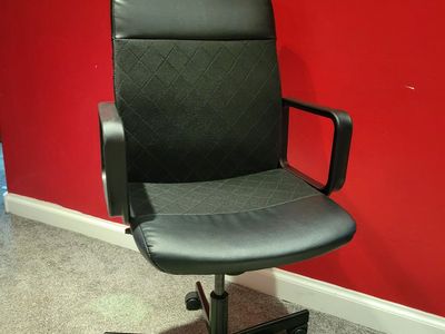 Black High-Back Swivel Desk Chair with Armrests and Rolling Wheels IKEA RENBERGET