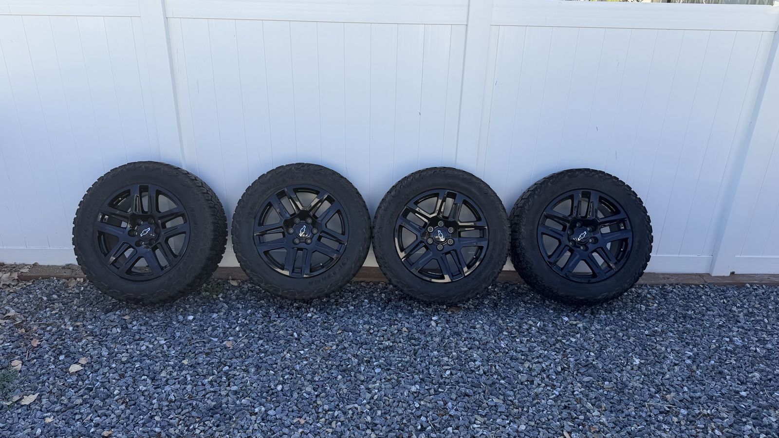 20” Chevy Trailboss wheels with Yokohama Geolander AT’s 275/60R20