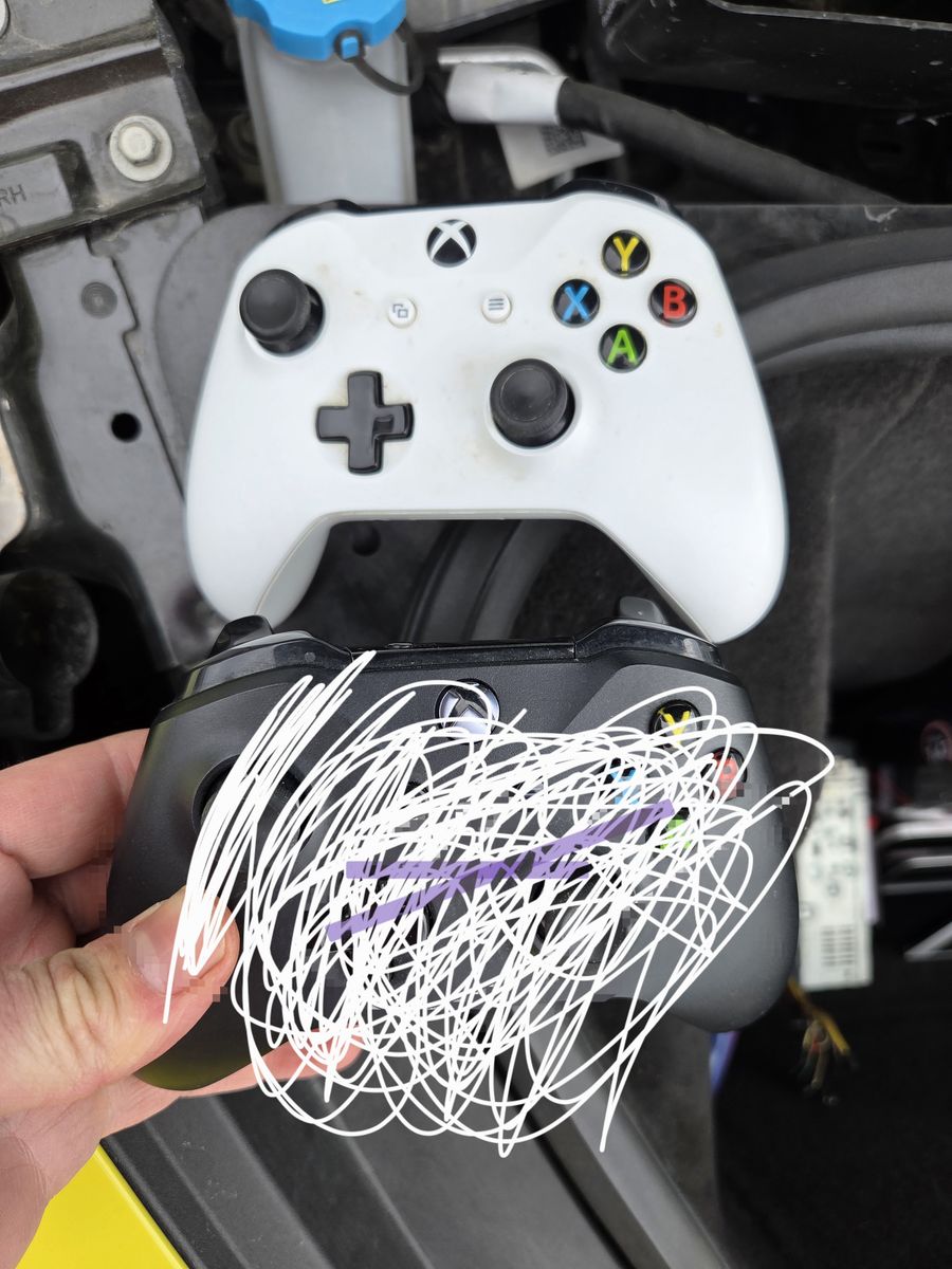 Xbox one controller with batteries