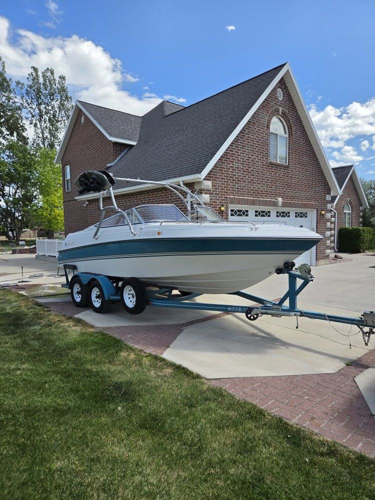 95 Four Winns 229 Horizon