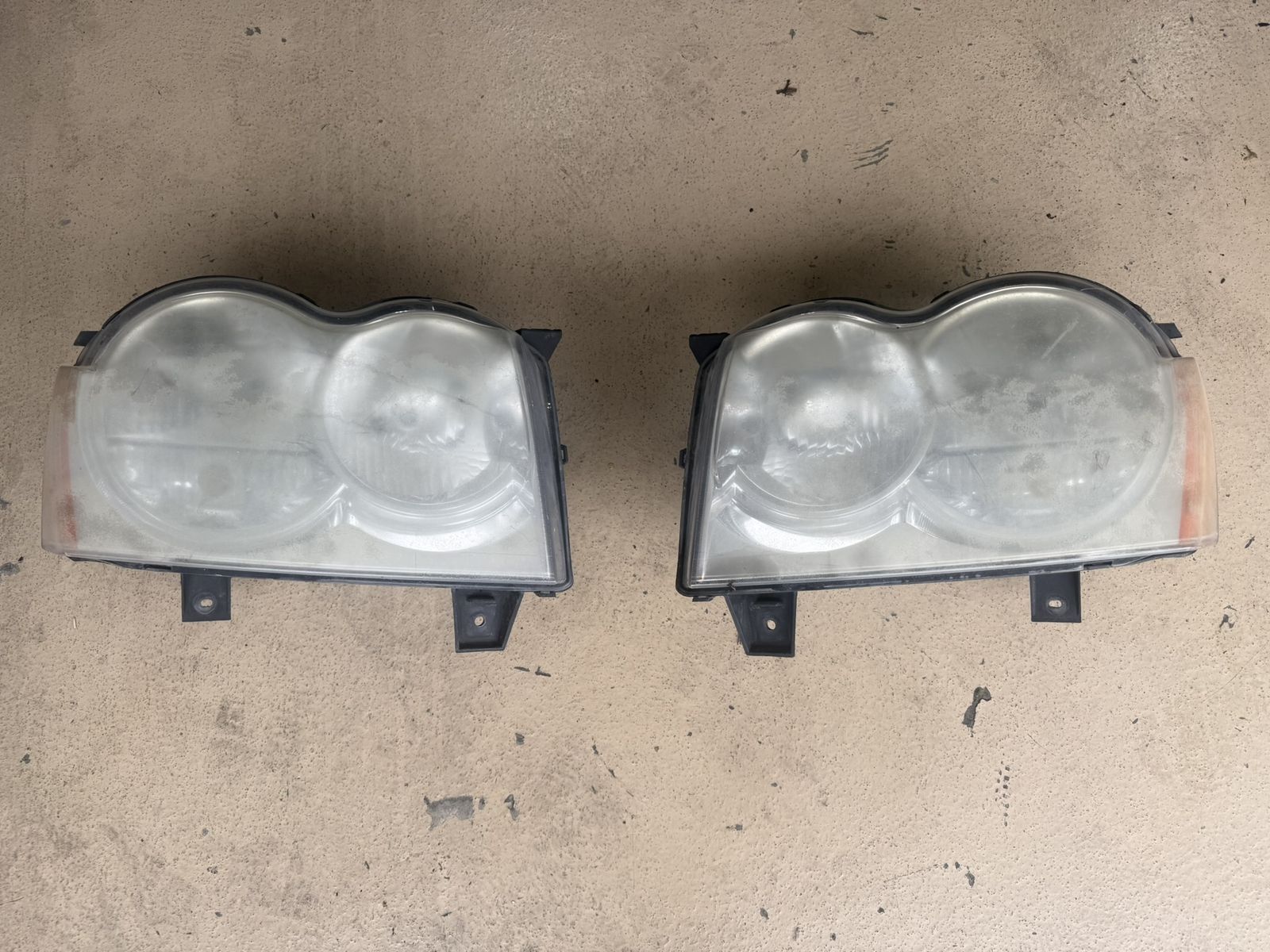 Grand Cherokee headlights
