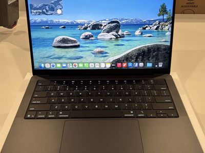 MacBook Pro M5 14”