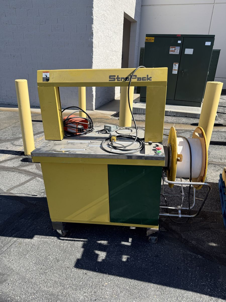 Automatic strapping machine