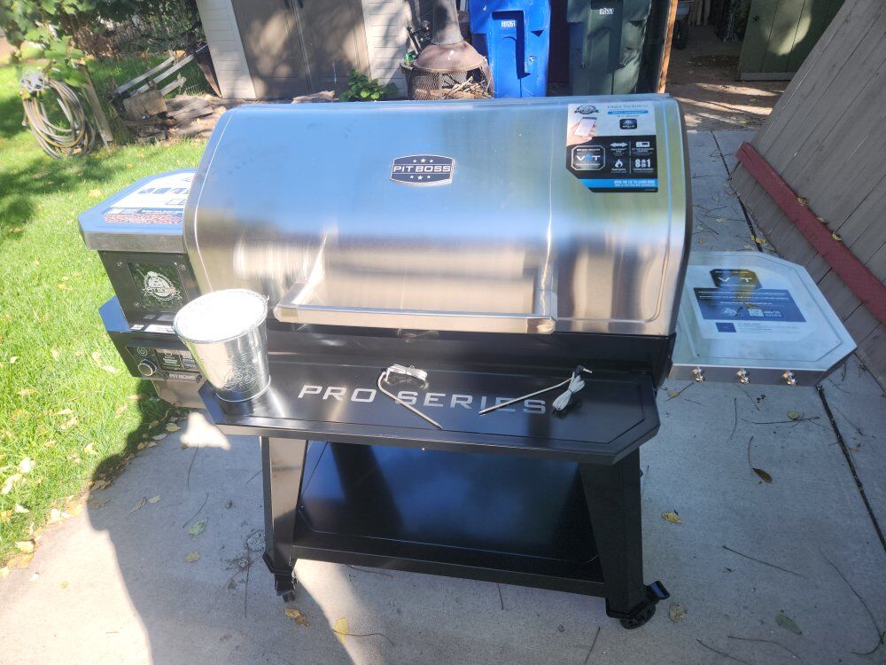 Pit Boss 1600 Pro Series Smoker
