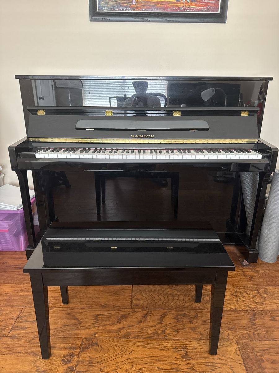 Samick JS-115 Upright Acoustic Piano with Matching Bench