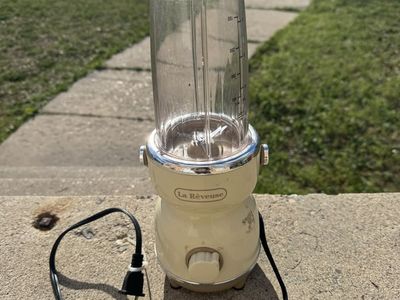 La Reveuse Personal-Sized Blender for Smoothies